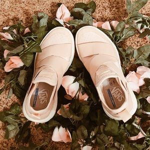 Ultra Range Gore Vans